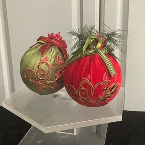 Elegant Fabric Design Holiday Ornament Set - Red and Green